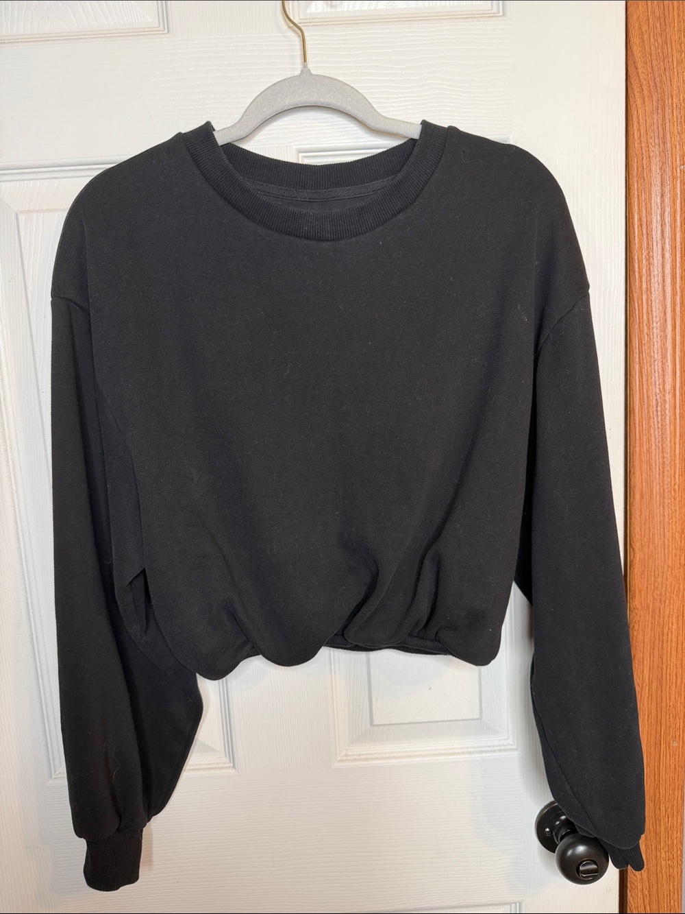 Vuori Black Cropped Pullover Sweatshirt - Women's Vuoria Cropped amazing 🔥🌺🔥